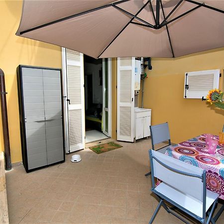Casa Chiara In Centro Con Corte Privata San Benedetto del Tronto Buitenkant foto